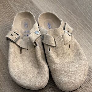 Birkenstock Kids Beige Suede Slippers